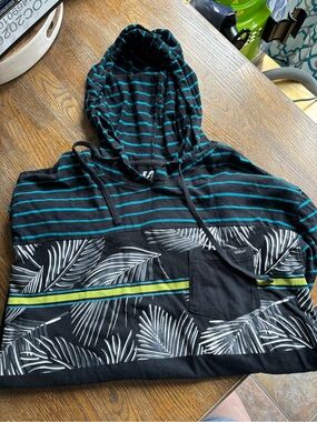 Men's Lightweight Hooded Sweater